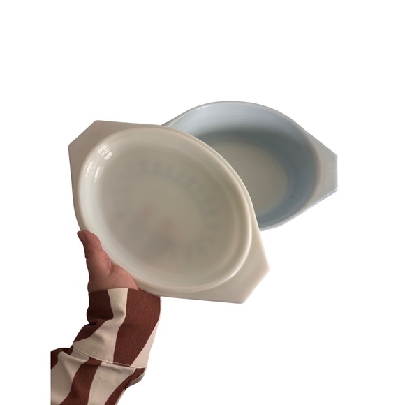 Vintage Pyrex Snowflake Blue 1.5 Qt Oval Casserole Dish with Lid 043 Made in USA - Picture 4 of 5